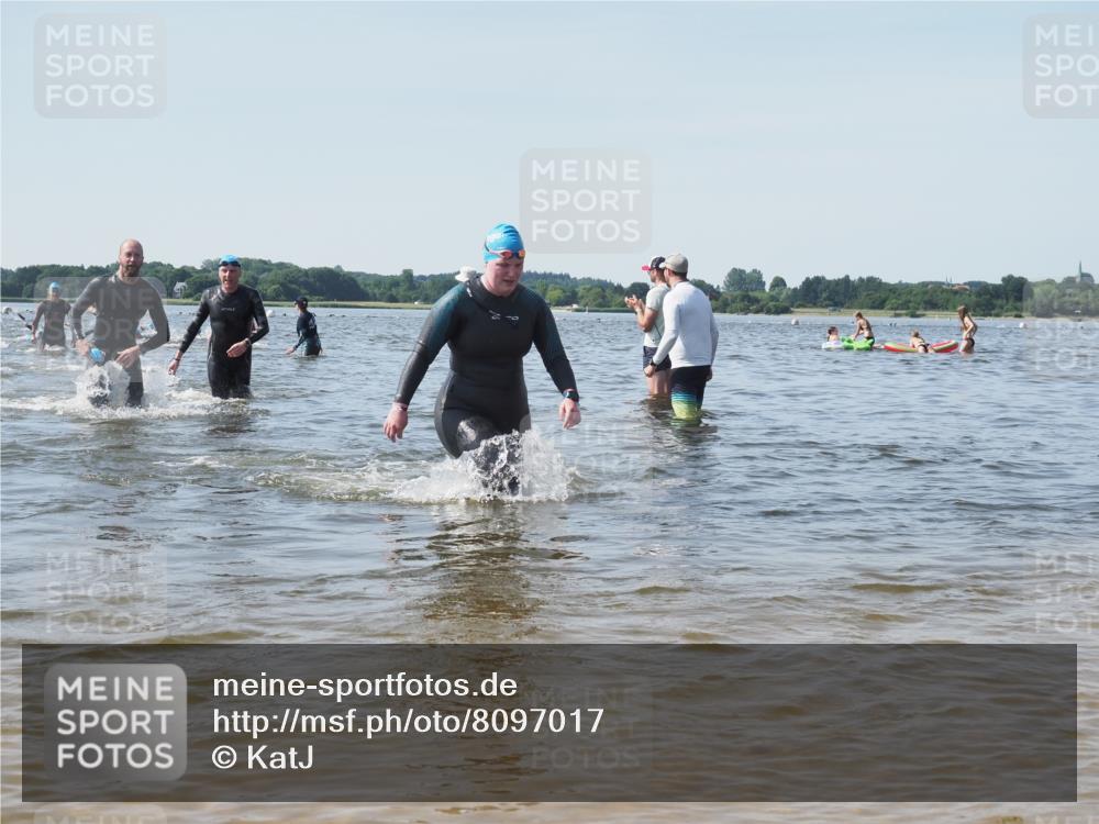 22.06.2025 - Viking Triathlon KatJ http://msf.ph/oto/8097017 22.06.2025 10:31:27 Schwimmen 3, 8, 236, 311, 340, 469, 613, 648 meine-sportfotos.de