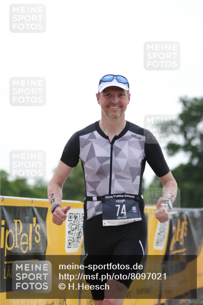 22.06.2025 - Viking Triathlon H.Heesch http://msf.ph/oto/8097021 22.06.2025 16:20:13 Laufen 74 meine-sportfotos.de