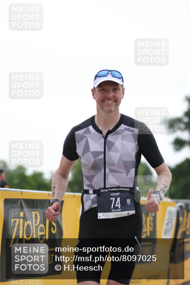 22.06.2025 - Viking Triathlon H.Heesch http://msf.ph/oto/8097025 22.06.2025 16:20:13 Laufen 74 meine-sportfotos.de