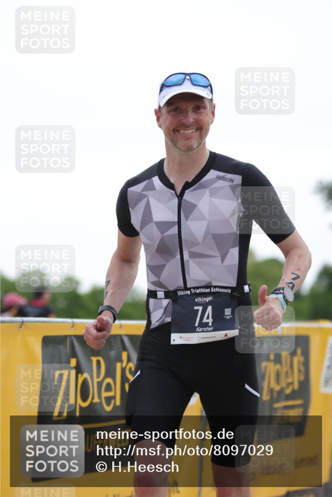 22.06.2025 - Viking Triathlon H.Heesch http://msf.ph/oto/8097029 22.06.2025 16:20:13 Laufen 74 meine-sportfotos.de