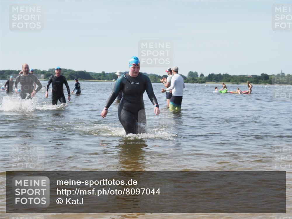 22.06.2025 - Viking Triathlon KatJ http://msf.ph/oto/8097044 22.06.2025 10:31:28 Schwimmen 3, 8, 236, 311, 340, 469, 613, 648 meine-sportfotos.de