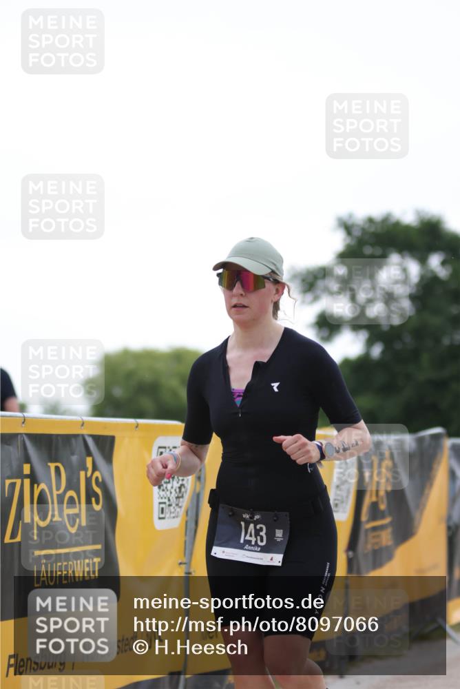 22.06.2025 - Viking Triathlon H.Heesch http://msf.ph/oto/8097066 22.06.2025 16:21:10 Laufen 143 meine-sportfotos.de