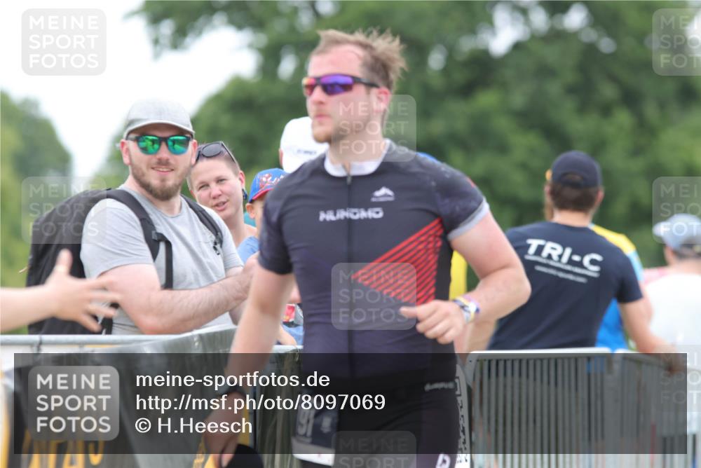 22.06.2025 - Viking Triathlon H.Heesch http://msf.ph/oto/8097069 22.06.2025 15:33:12 Laufen 191, 459 meine-sportfotos.de