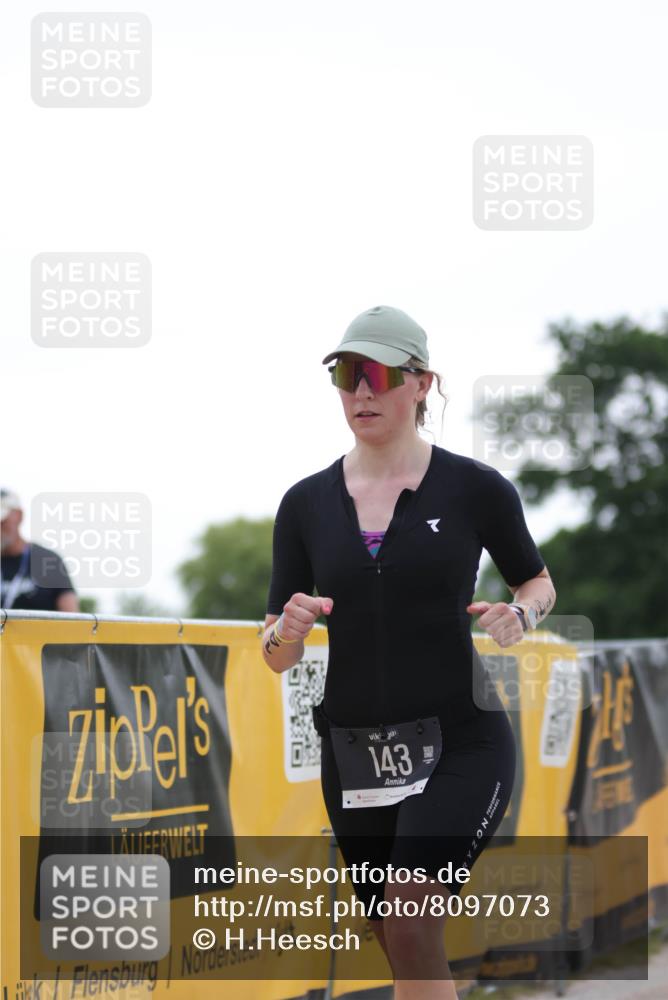 22.06.2025 - Viking Triathlon H.Heesch http://msf.ph/oto/8097073 22.06.2025 16:21:10 Laufen 143 meine-sportfotos.de