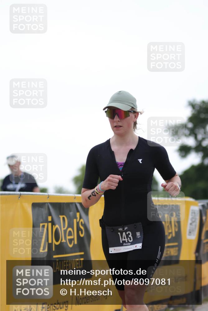 22.06.2025 - Viking Triathlon H.Heesch http://msf.ph/oto/8097081 22.06.2025 16:21:10 Laufen 143 meine-sportfotos.de