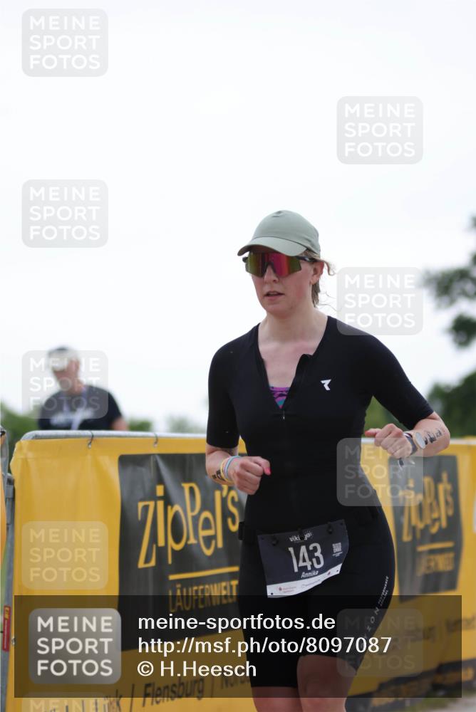 22.06.2025 - Viking Triathlon H.Heesch http://msf.ph/oto/8097087 22.06.2025 16:21:10 Laufen 143 meine-sportfotos.de