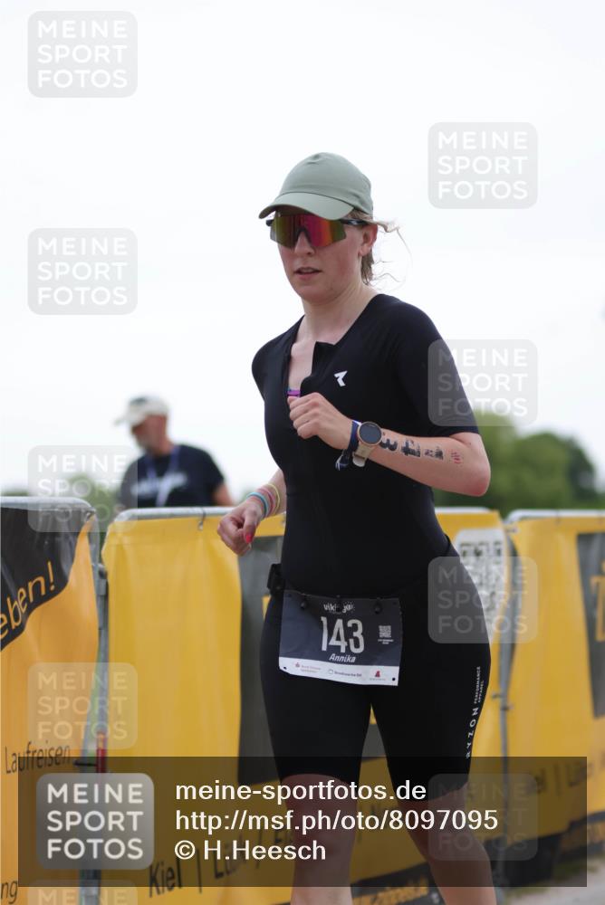 22.06.2025 - Viking Triathlon H.Heesch http://msf.ph/oto/8097095 22.06.2025 16:21:10 Laufen 143 meine-sportfotos.de
