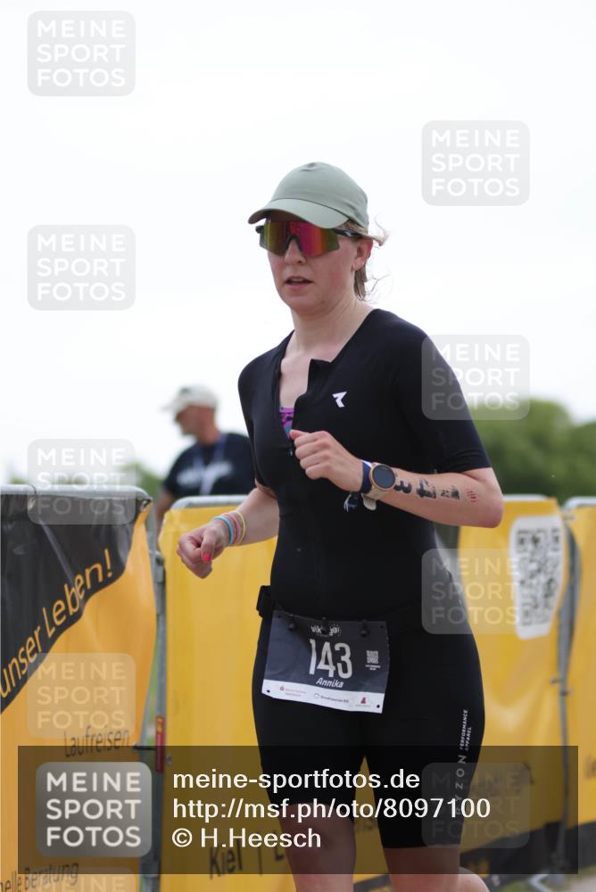 22.06.2025 - Viking Triathlon H.Heesch http://msf.ph/oto/8097100 22.06.2025 16:21:10 Laufen 143 meine-sportfotos.de