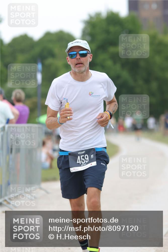 22.06.2025 - Viking Triathlon H.Heesch http://msf.ph/oto/8097120 22.06.2025 15:33:16 Laufen 191, 459 meine-sportfotos.de