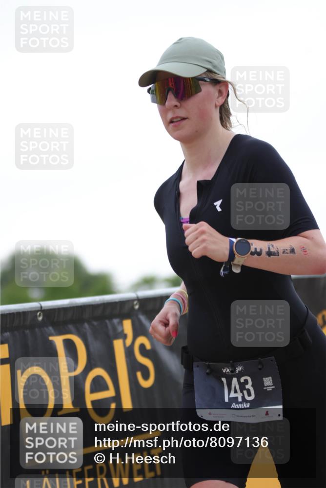 22.06.2025 - Viking Triathlon H.Heesch http://msf.ph/oto/8097136 22.06.2025 16:21:11 Laufen 143 meine-sportfotos.de