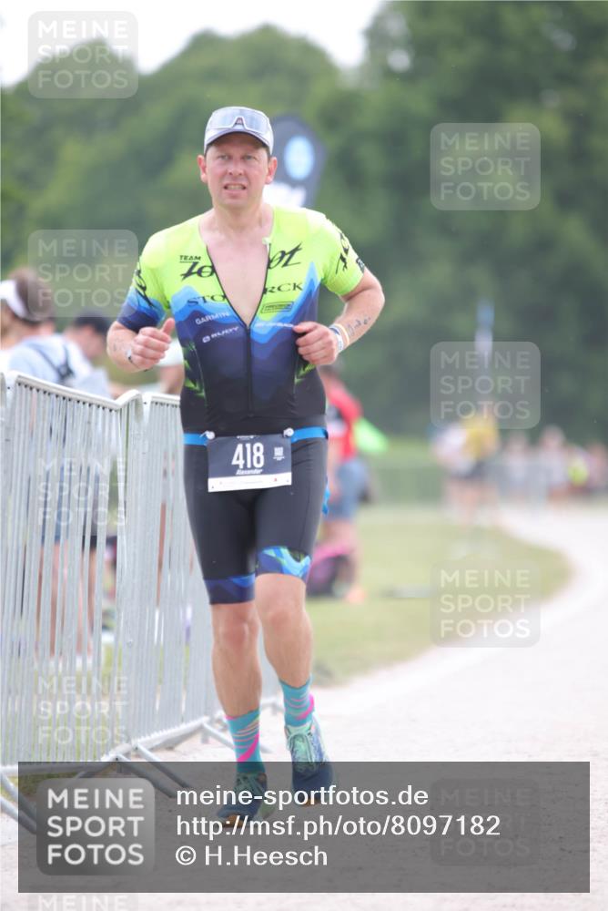 22.06.2025 - Viking Triathlon H.Heesch http://msf.ph/oto/8097182 22.06.2025 16:21:24 Laufen  meine-sportfotos.de