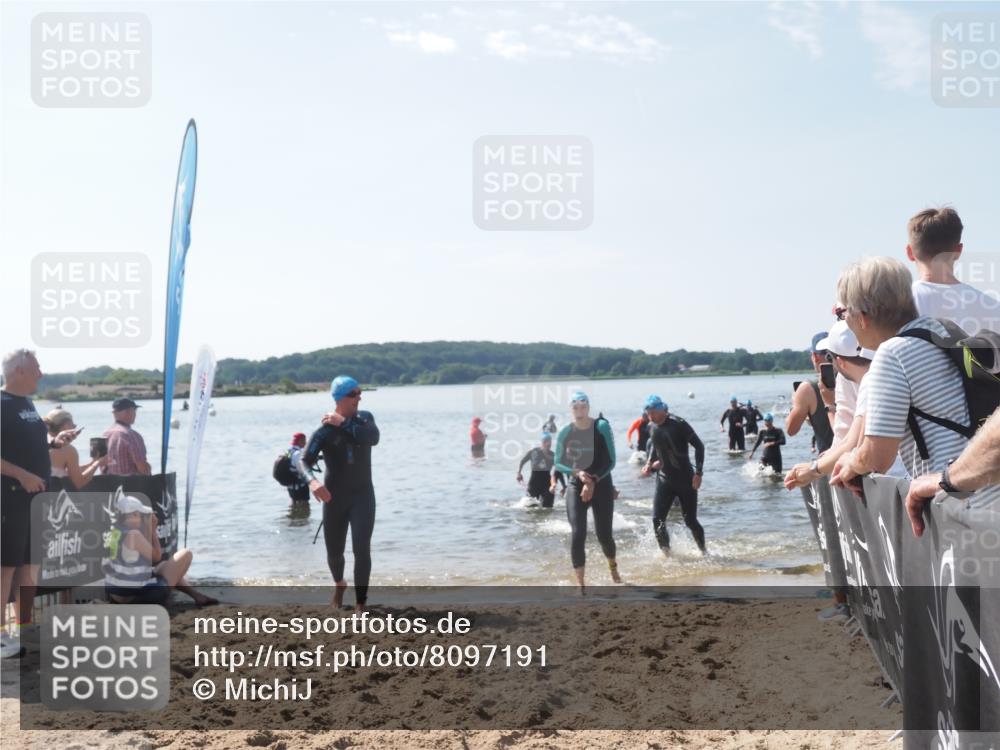 22.06.2025 - Viking Triathlon MichiJ http://msf.ph/oto/8097191 22.06.2025 10:42:24 Schwimmen 16, 55, 65, 192, 281, 290, 318, 326, 427, 460, 465 meine-sportfotos.de