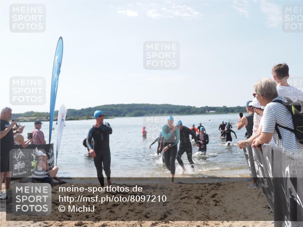 22.06.2025 - Viking Triathlon MichiJ http://msf.ph/oto/8097210 22.06.2025 10:42:25 Schwimmen 16, 55, 65, 192, 281, 290, 318, 326, 427, 460, 465 meine-sportfotos.de