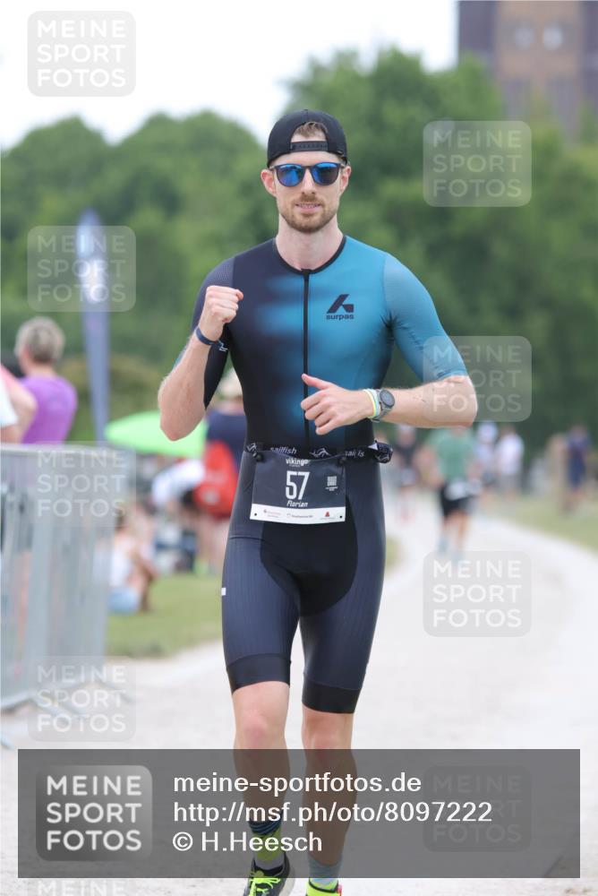 22.06.2025 - Viking Triathlon H.Heesch http://msf.ph/oto/8097222 22.06.2025 15:33:32 Laufen 57 meine-sportfotos.de