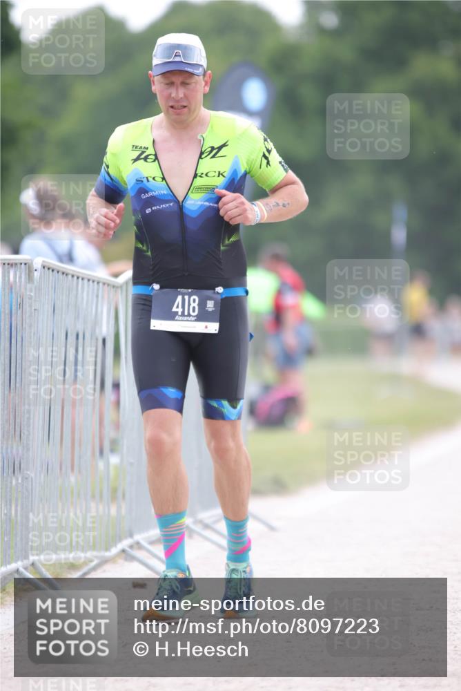 22.06.2025 - Viking Triathlon H.Heesch http://msf.ph/oto/8097223 22.06.2025 16:21:25 Laufen 418 meine-sportfotos.de