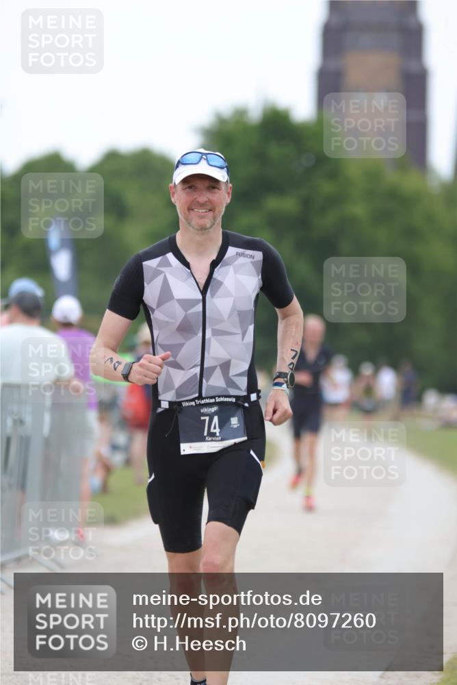 22.06.2025 - Viking Triathlon H.Heesch http://msf.ph/oto/8097260 22.06.2025 15:34:06 Laufen 74, 232, 305 meine-sportfotos.de