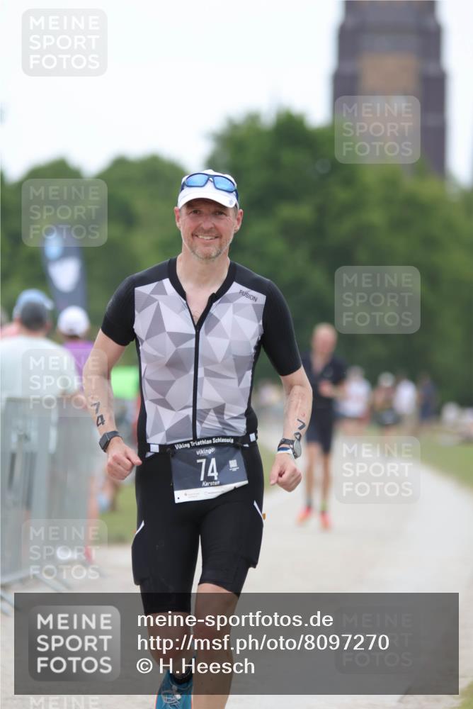 22.06.2025 - Viking Triathlon H.Heesch http://msf.ph/oto/8097270 22.06.2025 15:34:06 Laufen 74, 232, 305 meine-sportfotos.de