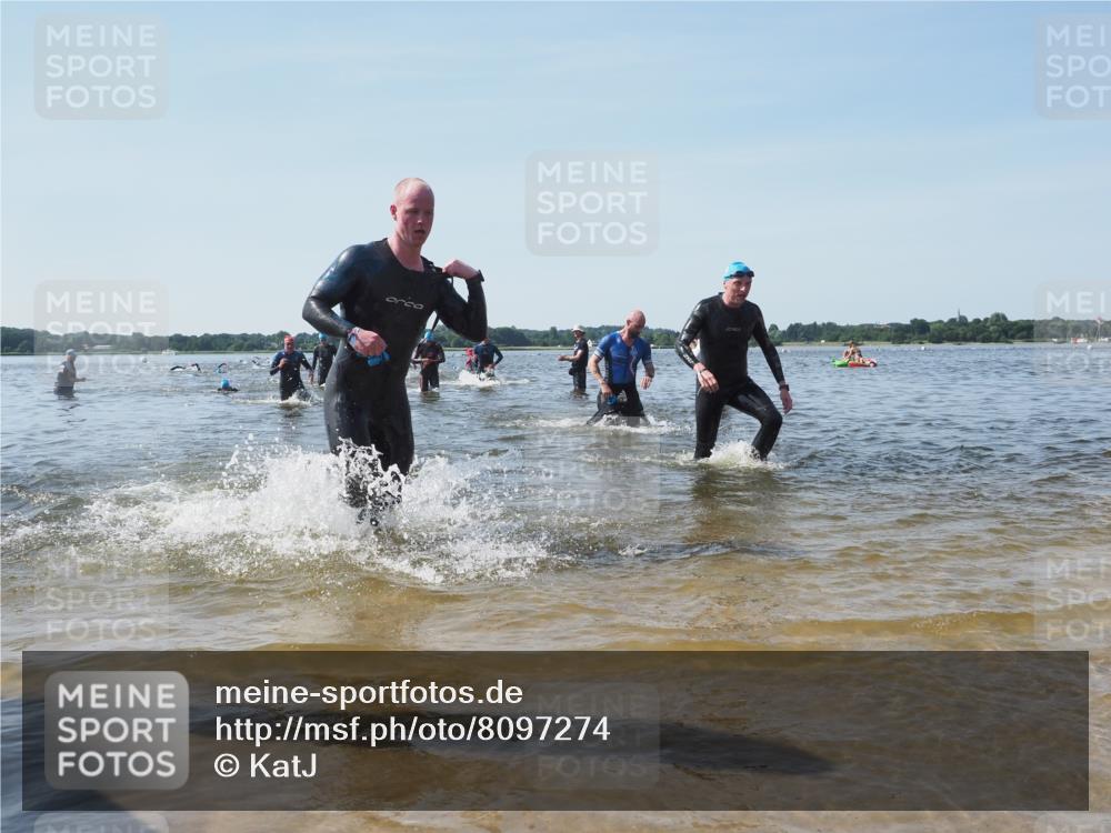 22.06.2025 - Viking Triathlon KatJ http://msf.ph/oto/8097274 22.06.2025 10:31:34 Schwimmen 3, 8, 98, 137, 158, 189, 311, 340, 350, 469, 613, 648 meine-sportfotos.de