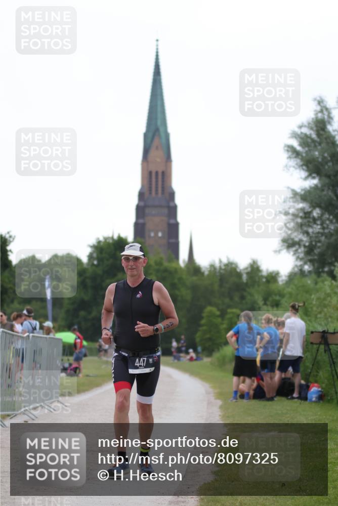 22.06.2025 - Viking Triathlon H.Heesch http://msf.ph/oto/8097325 22.06.2025 16:21:42 Laufen 268, 447 meine-sportfotos.de