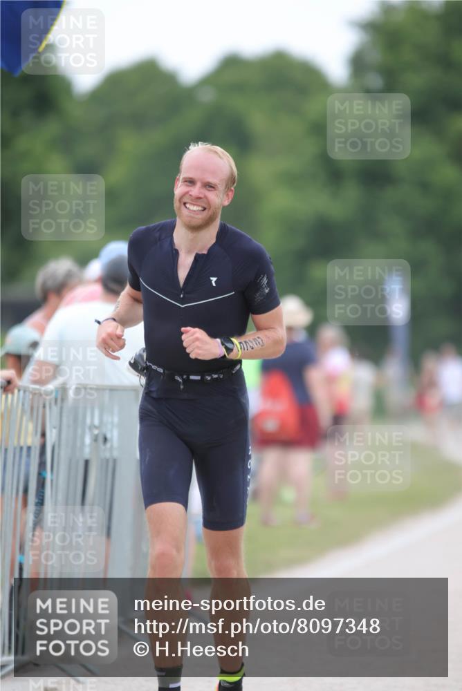 22.06.2025 - Viking Triathlon H.Heesch http://msf.ph/oto/8097348 22.06.2025 15:34:13 Laufen 225 meine-sportfotos.de
