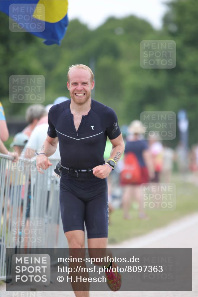 22.06.2025 - Viking Triathlon H.Heesch http://msf.ph/oto/8097363 22.06.2025 15:34:13 Laufen 225 meine-sportfotos.de