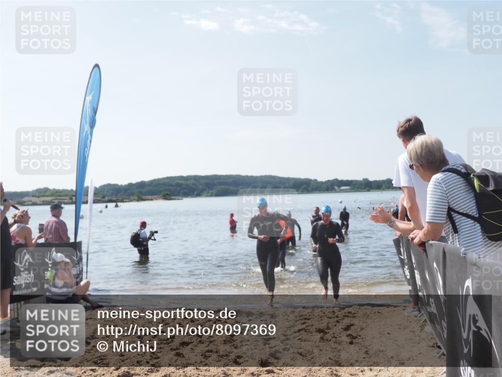 22.06.2025 - Viking Triathlon MichiJ http://msf.ph/oto/8097369 22.06.2025 10:42:34 Schwimmen 55, 65, 171, 192, 318, 427 meine-sportfotos.de