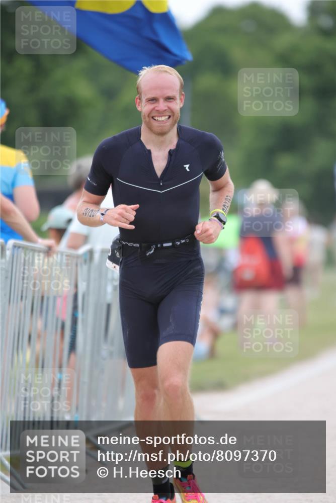 22.06.2025 - Viking Triathlon H.Heesch http://msf.ph/oto/8097370 22.06.2025 15:34:13 Laufen 225 meine-sportfotos.de