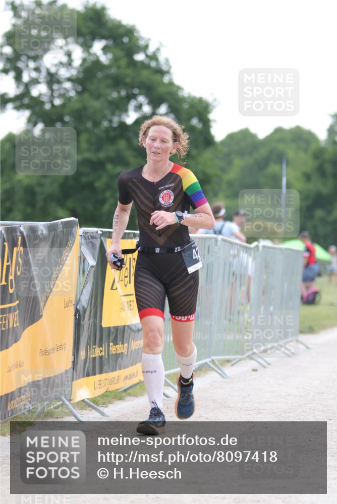 22.06.2025 - Viking Triathlon H.Heesch http://msf.ph/oto/8097418 22.06.2025 16:22:13 Laufen 425, 531 meine-sportfotos.de