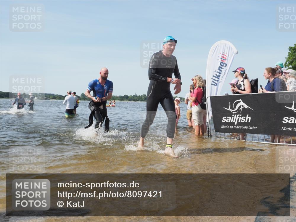 22.06.2025 - Viking Triathlon KatJ http://msf.ph/oto/8097421 22.06.2025 10:31:37 Schwimmen 3, 8, 98, 99, 137, 158, 189, 224, 340, 350, 469, 555, 613, 648 meine-sportfotos.de