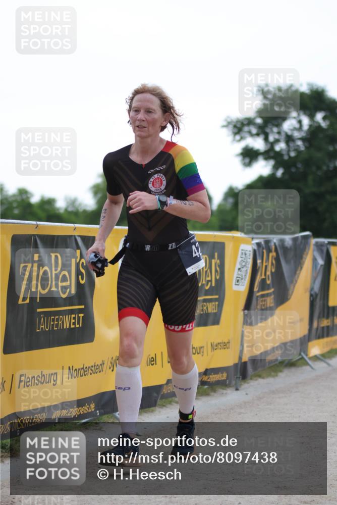 22.06.2025 - Viking Triathlon H.Heesch http://msf.ph/oto/8097438 22.06.2025 16:22:15 Laufen 425, 531 meine-sportfotos.de