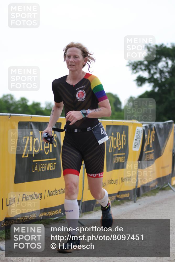 22.06.2025 - Viking Triathlon H.Heesch http://msf.ph/oto/8097451 22.06.2025 16:22:15 Laufen 425, 531 meine-sportfotos.de