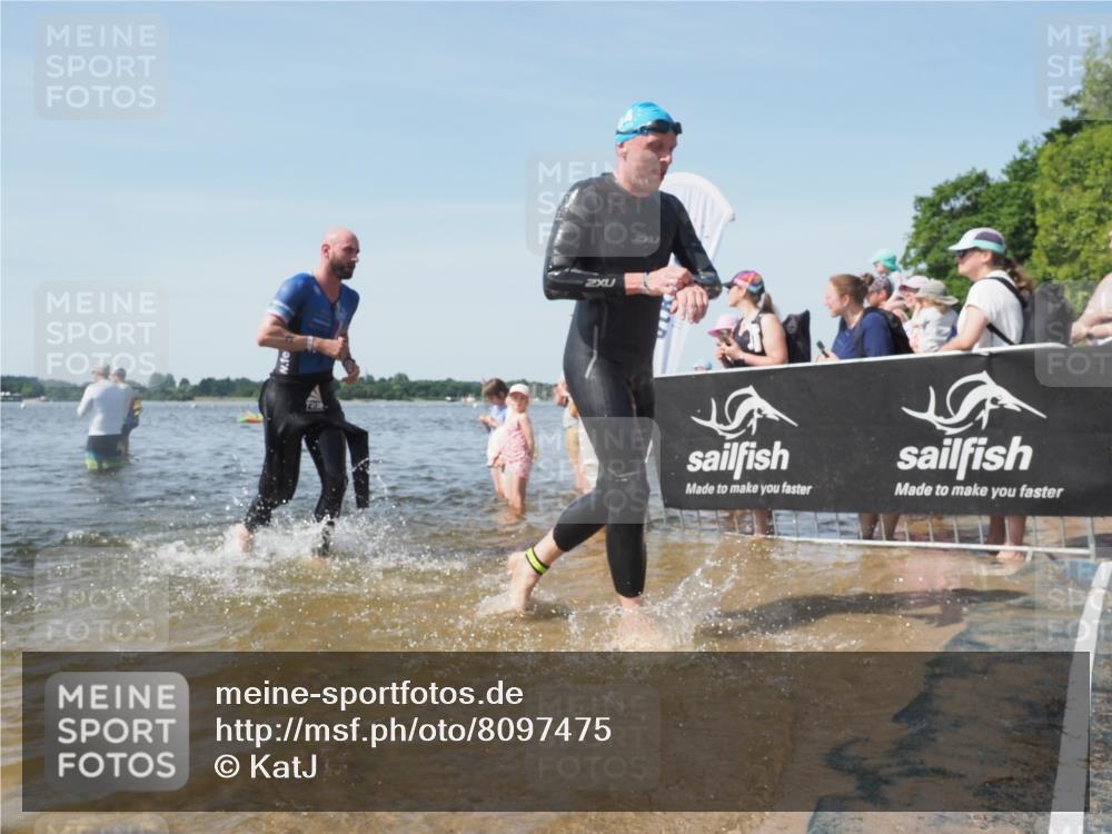 22.06.2025 - Viking Triathlon KatJ http://msf.ph/oto/8097475 22.06.2025 10:31:37 Schwimmen 3, 8, 98, 99, 137, 158, 189, 224, 340, 350, 469, 555, 613, 648 meine-sportfotos.de