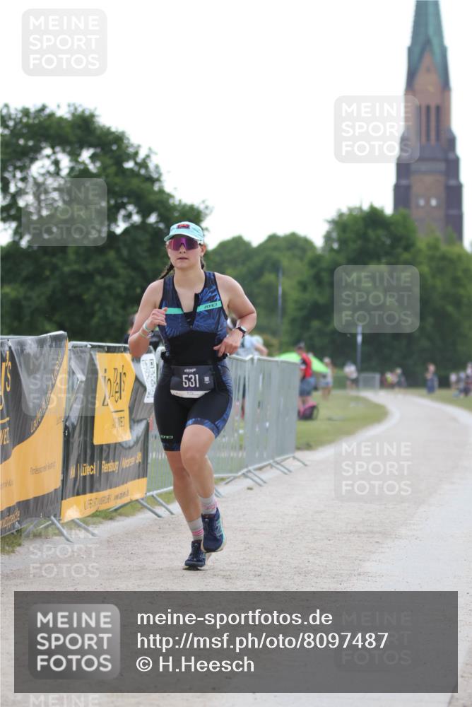 22.06.2025 - Viking Triathlon H.Heesch http://msf.ph/oto/8097487 22.06.2025 16:22:18 Laufen 425, 531 meine-sportfotos.de