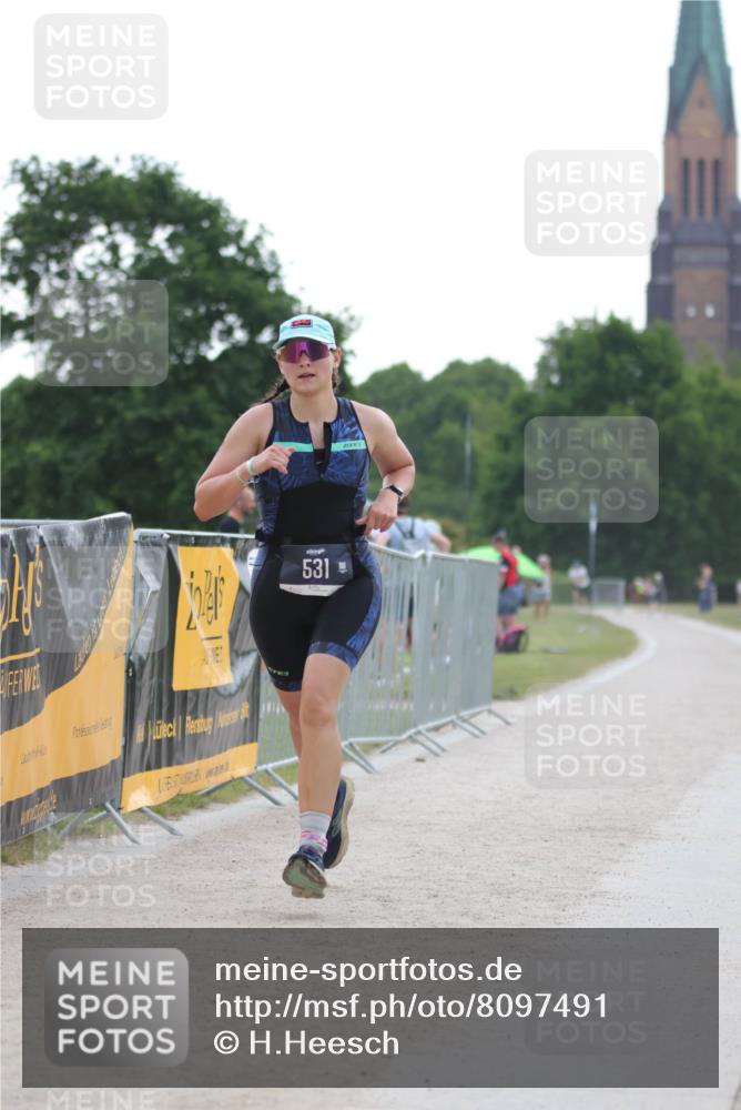 22.06.2025 - Viking Triathlon H.Heesch http://msf.ph/oto/8097491 22.06.2025 16:22:18 Laufen 425, 531 meine-sportfotos.de