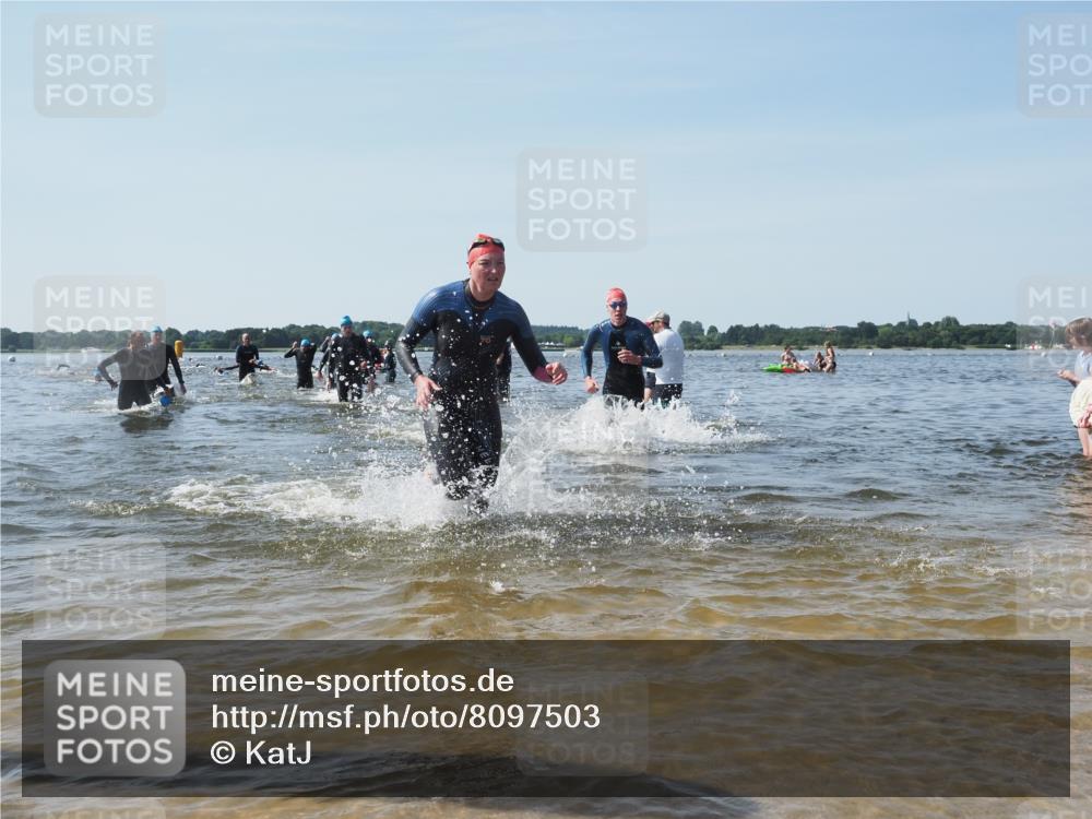 22.06.2025 - Viking Triathlon KatJ http://msf.ph/oto/8097503 22.06.2025 10:31:40 Schwimmen 3, 98, 99, 124, 125, 137, 158, 189, 224, 340, 350, 469, 555, 613, 648 meine-sportfotos.de