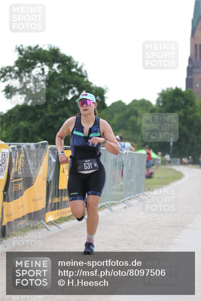 22.06.2025 - Viking Triathlon H.Heesch http://msf.ph/oto/8097506 22.06.2025 16:22:18 Laufen 425, 531 meine-sportfotos.de