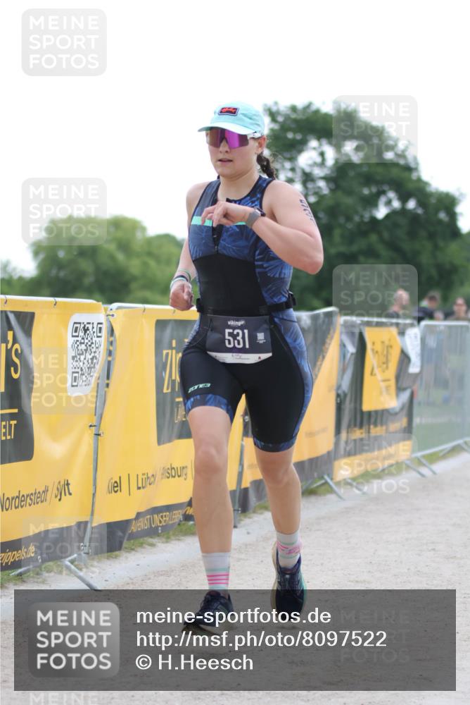 22.06.2025 - Viking Triathlon H.Heesch http://msf.ph/oto/8097522 22.06.2025 16:22:19 Laufen 425, 531 meine-sportfotos.de