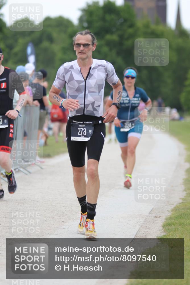 22.06.2025 - Viking Triathlon H.Heesch http://msf.ph/oto/8097540 22.06.2025 15:35:02 Laufen 133, 273, 324, 553 meine-sportfotos.de