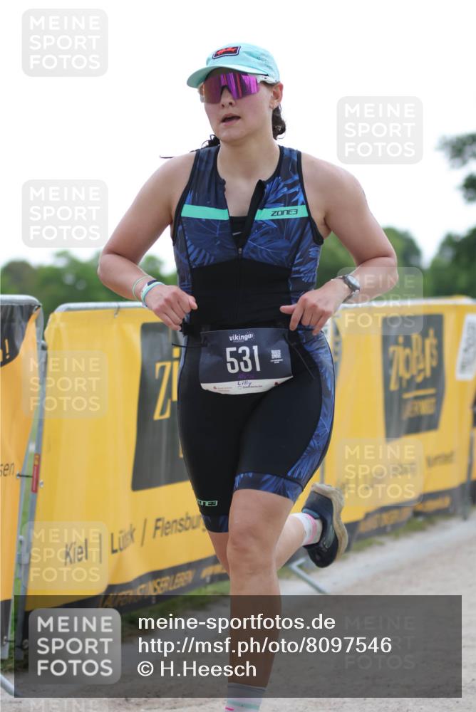 22.06.2025 - Viking Triathlon H.Heesch http://msf.ph/oto/8097546 22.06.2025 16:22:20 Laufen 425, 531 meine-sportfotos.de