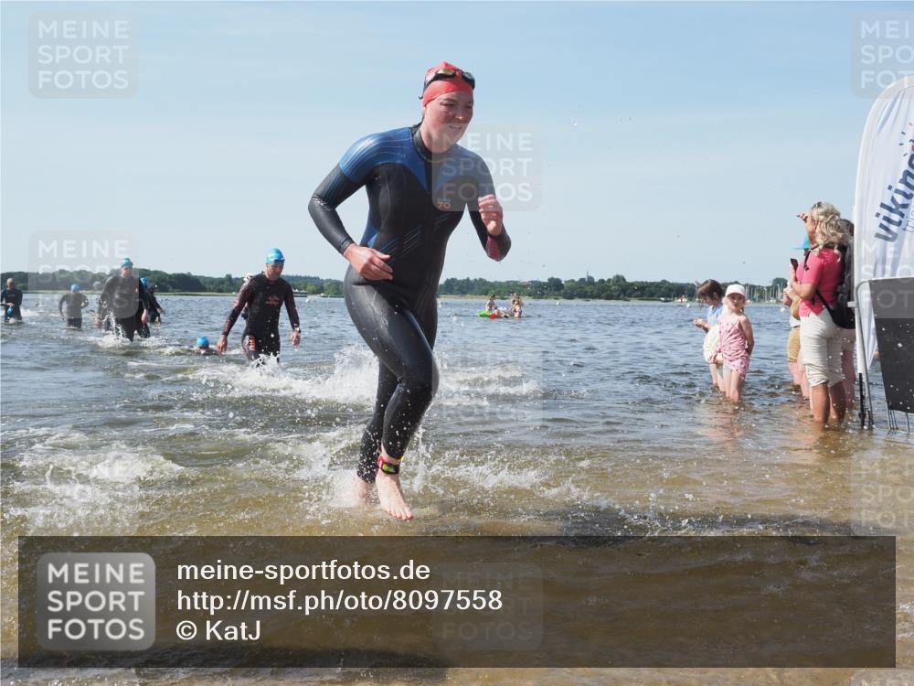 22.06.2025 - Viking Triathlon KatJ http://msf.ph/oto/8097558 22.06.2025 10:31:41 Schwimmen 98, 99, 124, 125, 137, 158, 189, 224, 340, 350, 507, 555, 613, 648 meine-sportfotos.de