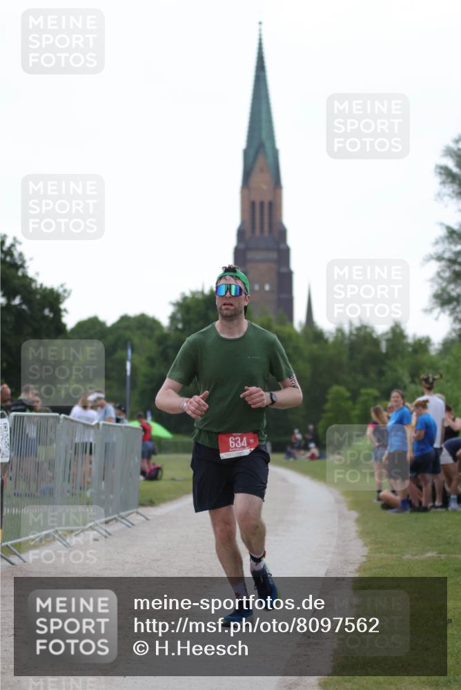 22.06.2025 - Viking Triathlon H.Heesch http://msf.ph/oto/8097562 22.06.2025 16:22:59 Laufen 634 meine-sportfotos.de