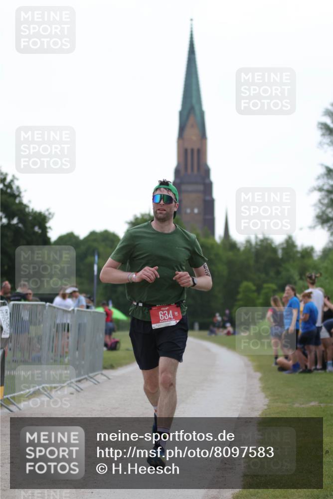 22.06.2025 - Viking Triathlon H.Heesch http://msf.ph/oto/8097583 22.06.2025 16:22:59 Laufen 634 meine-sportfotos.de