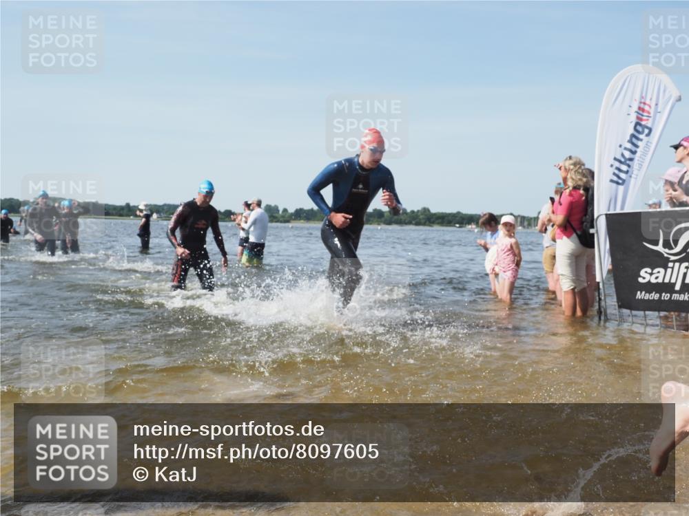 22.06.2025 - Viking Triathlon KatJ http://msf.ph/oto/8097605 22.06.2025 10:31:42 Schwimmen 98, 99, 124, 125, 137, 158, 189, 224, 340, 350, 507, 555, 613, 648 meine-sportfotos.de