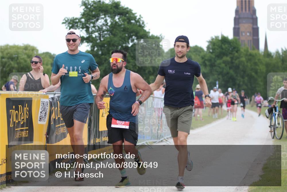 22.06.2025 - Viking Triathlon H.Heesch http://msf.ph/oto/8097649 22.06.2025 15:35:14 Laufen 609 meine-sportfotos.de