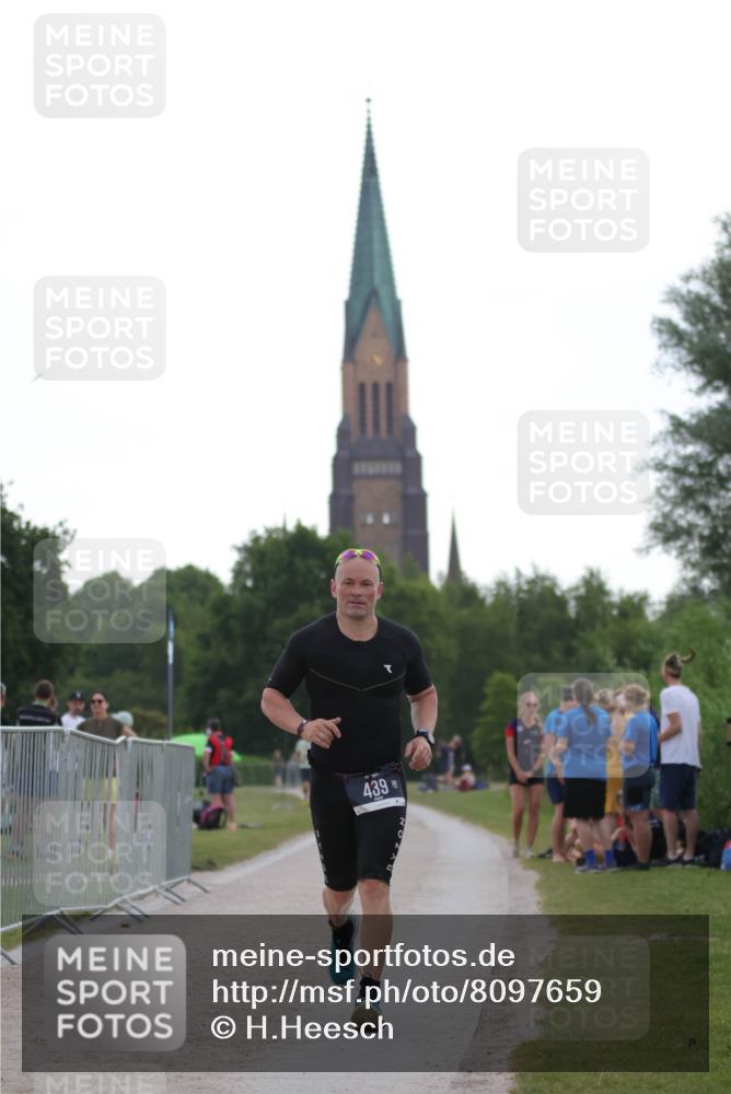 22.06.2025 - Viking Triathlon H.Heesch http://msf.ph/oto/8097659 22.06.2025 16:25:01 Laufen 439 meine-sportfotos.de