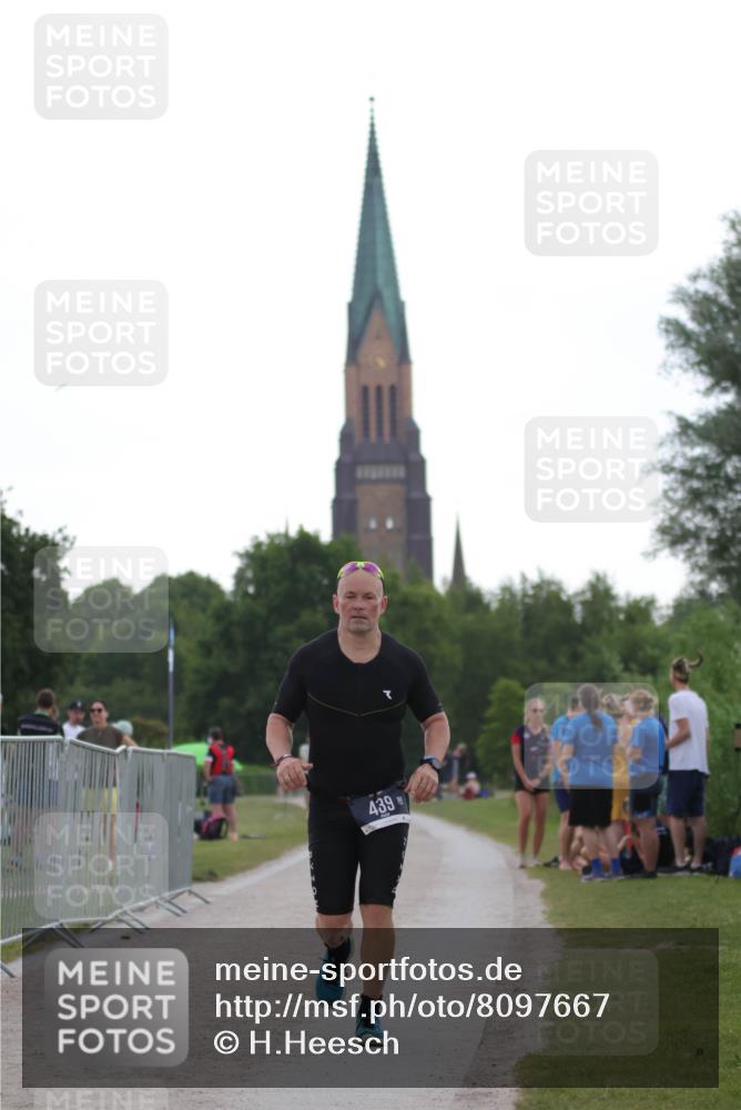 22.06.2025 - Viking Triathlon H.Heesch http://msf.ph/oto/8097667 22.06.2025 16:25:02 Laufen 439 meine-sportfotos.de