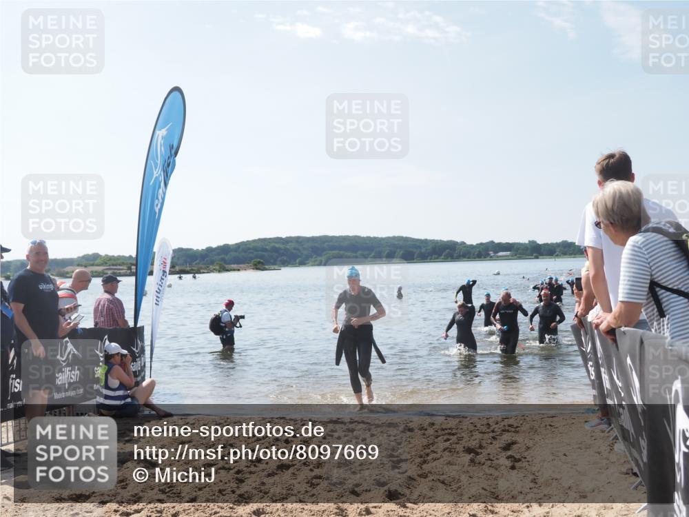 22.06.2025 - Viking Triathlon MichiJ http://msf.ph/oto/8097669 22.06.2025 10:42:49 Schwimmen 133, 171, 240, 282, 369, 441, 624 meine-sportfotos.de
