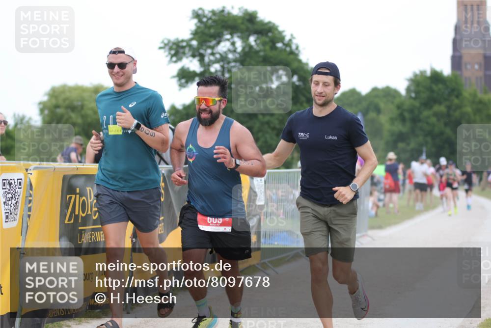 22.06.2025 - Viking Triathlon H.Heesch http://msf.ph/oto/8097678 22.06.2025 15:35:14 Laufen 609 meine-sportfotos.de