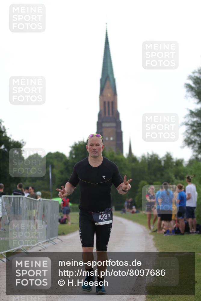 22.06.2025 - Viking Triathlon H.Heesch http://msf.ph/oto/8097686 22.06.2025 16:25:02 Laufen 439 meine-sportfotos.de