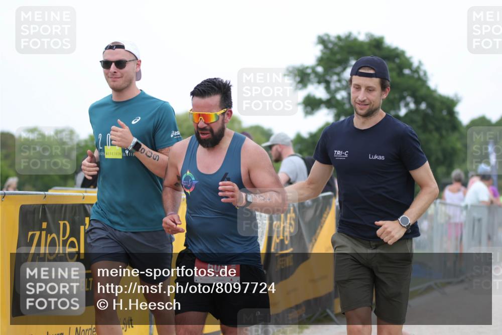 22.06.2025 - Viking Triathlon H.Heesch http://msf.ph/oto/8097724 22.06.2025 15:35:15 Laufen 609 meine-sportfotos.de